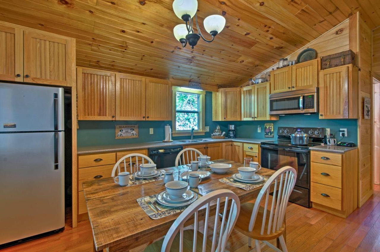 Bryson City Cabin With Fire Pit On Coopers Creek! Exterior photo